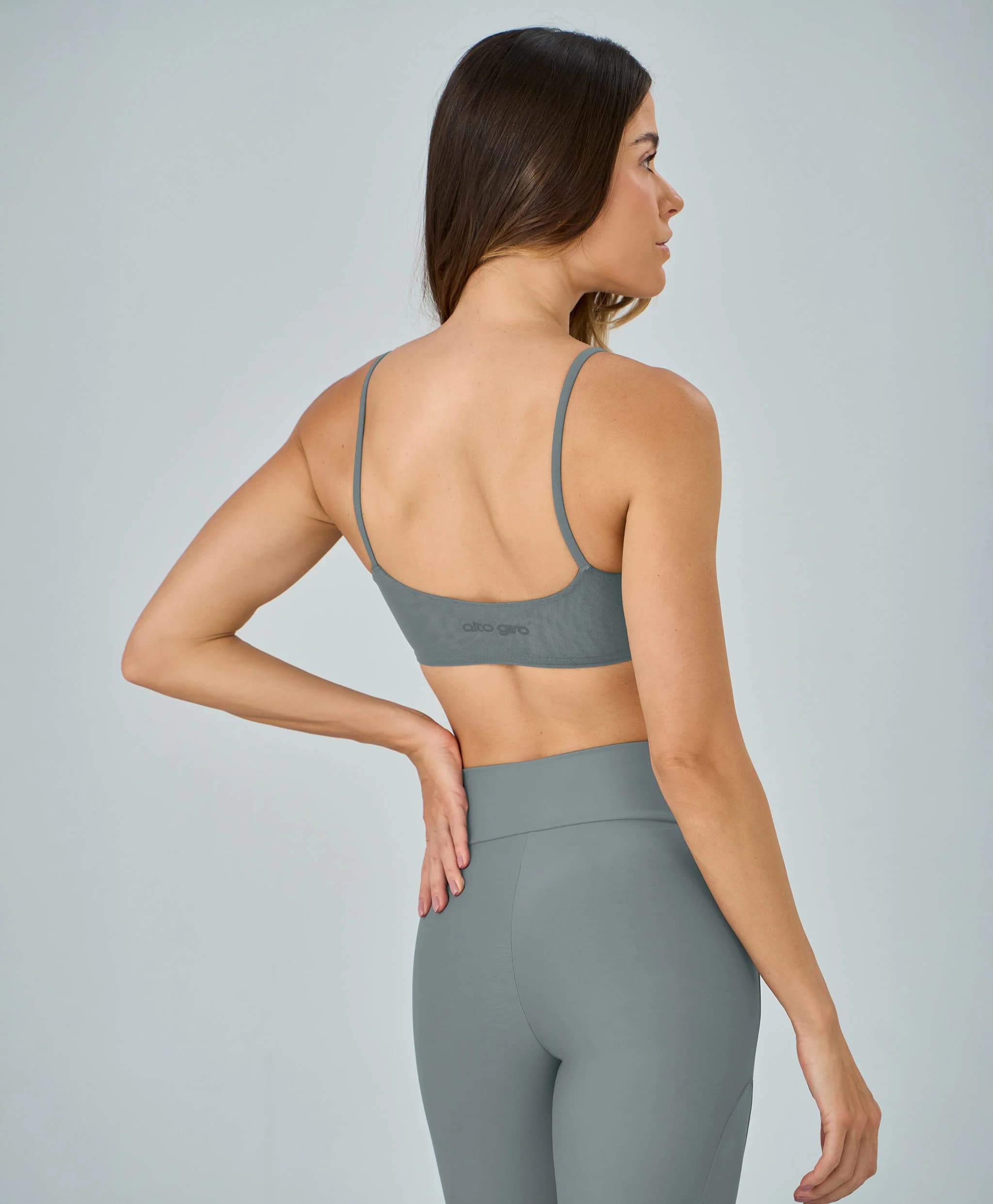 Top Alças Finas e Costas De Tule